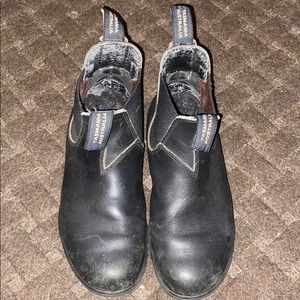 Black blundstone boots
